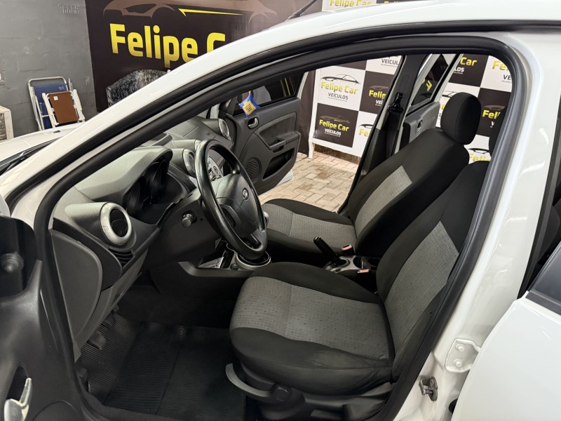 FIESTA 1.6 MPI CLASS SEDAN 8V FLEX 4P MANUAL - 2013 - CAXIAS DO SUL