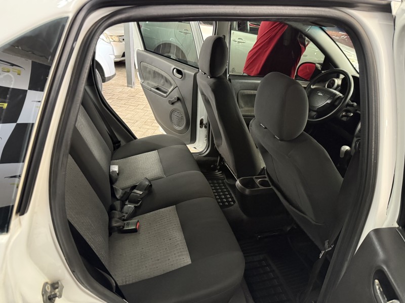 FIESTA 1.6 MPI CLASS SEDAN 8V FLEX 4P MANUAL - 2013 - CAXIAS DO SUL