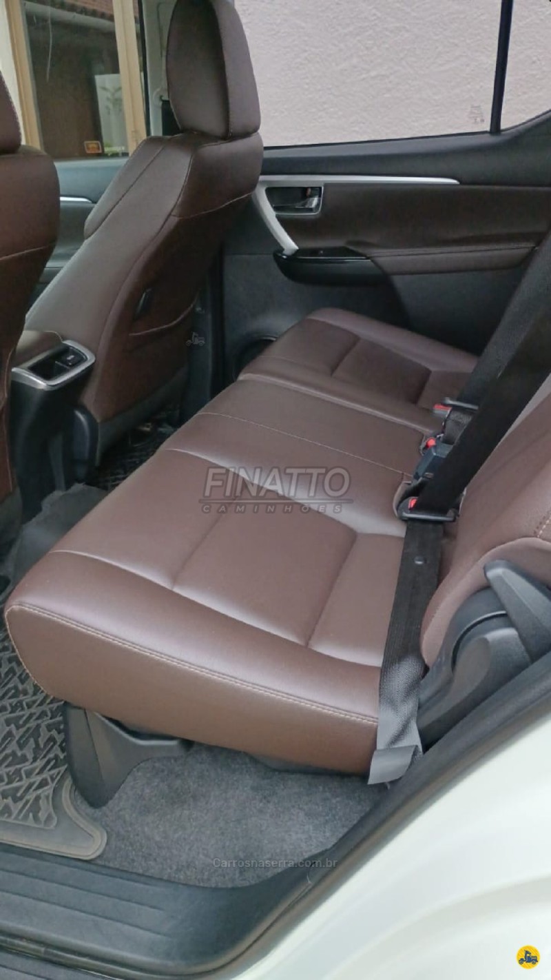 HILUX SW4 2.8 SRX 4X4 7 LUGARES 16V TURBO INTERCOOLER DIESEL 4P AUTOMÁTICO - 2019 - GARIBALDI