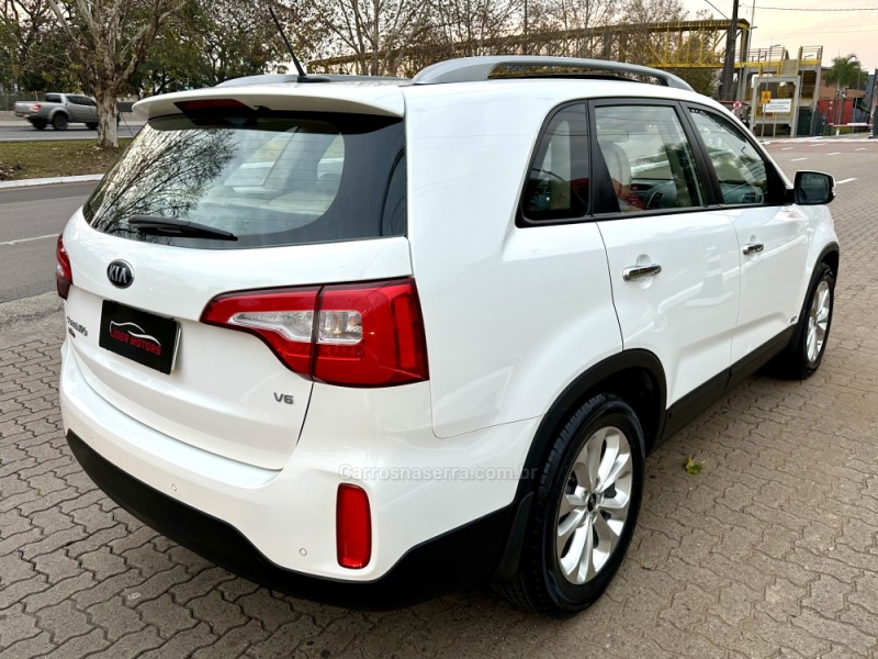 SORENTO 3.5 4X4 V6 24V GASOLINA 4P AUTOMÁTICO - 2015 - ESTâNCIA VELHA