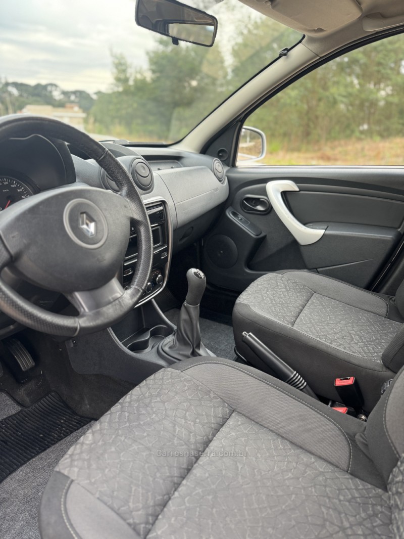 DUSTER 1.6 EXPRESSION 4X2 16V FLEX 4P MANUAL - 2014 - BENTO GONçALVES