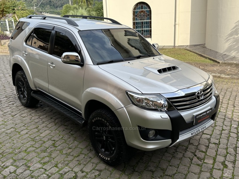 HILUX SW4 3.0 SRV 4X4 CD 16V TURBO INTERCOOLER DIESEL 4P AUTOMÁTICO - 2012 - CAXIAS DO SUL