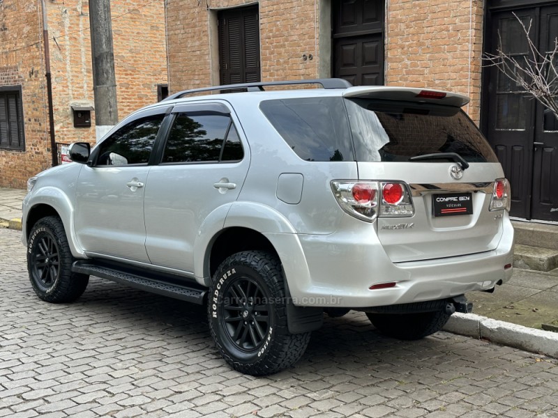 HILUX SW4 3.0 SRV 4X4 CD 16V TURBO INTERCOOLER DIESEL 4P AUTOMÁTICO - 2012 - CAXIAS DO SUL