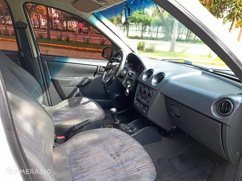 CELTA 1.0 MPFI LIFE 8V FLEX 4P MANUAL - 2008 - FARROUPILHA