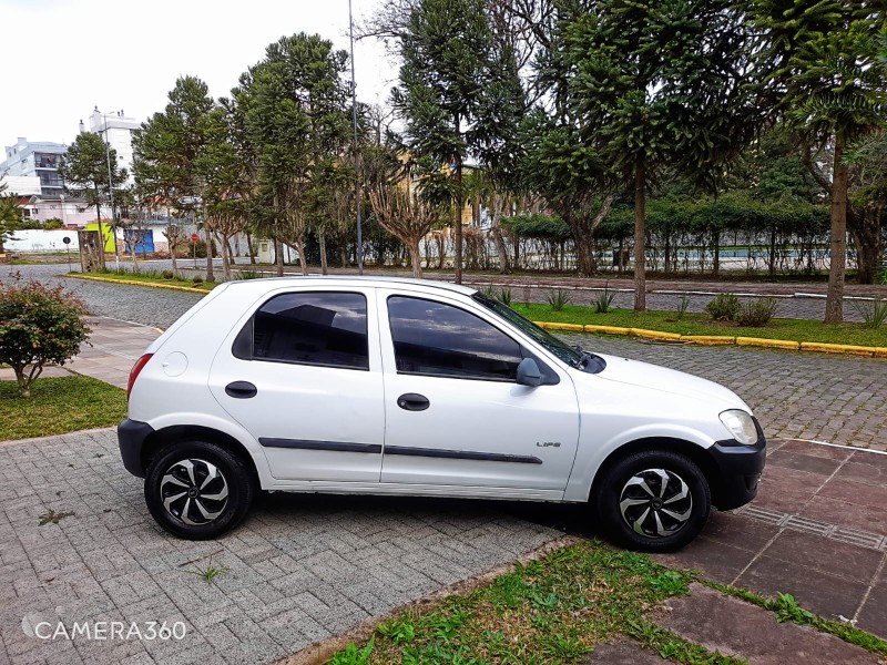 CELTA 1.0 MPFI LIFE 8V FLEX 4P MANUAL - 2008 - FARROUPILHA