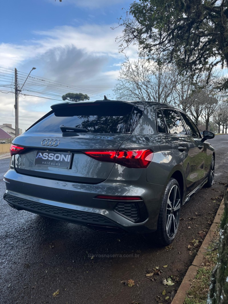 A3 2.0 TFSI 40 PERFORMANCE BLACK SPORTBACK GASOLINA 4P AUTOMÁTICO - 2023 - ERECHIM