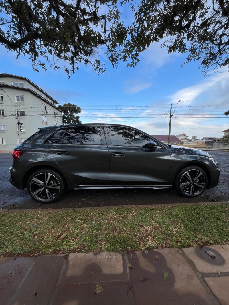 A3 2.0 TFSI 40 PERFORMANCE BLACK SPORTBACK GASOLINA 4P AUTOMÁTICO - 2023 - ERECHIM