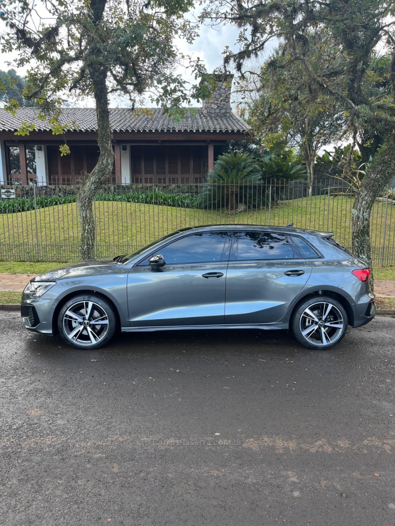 A3 2.0 TFSI 40 PERFORMANCE BLACK SPORTBACK GASOLINA 4P AUTOMÁTICO - 2023 - ERECHIM