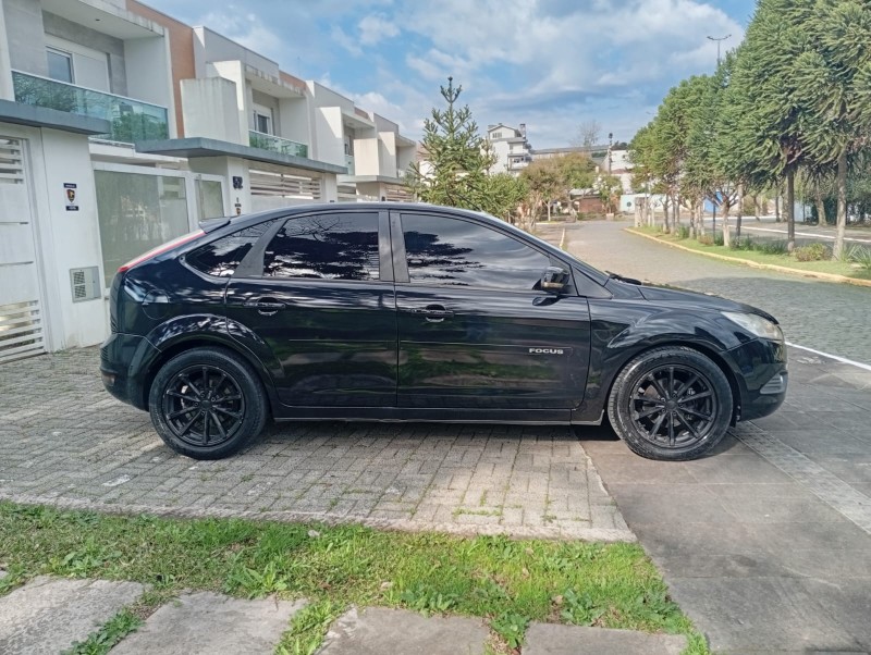 FOCUS 1.6 GLX 16V FLEX 4P MANUAL - 2012 - FARROUPILHA