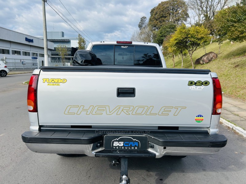 SILVERADO 4.2 D-20 RODEIO 4X2 CS 18V TURBO INTERCOOLER DIESEL 2P MANUAL - 2001 - BENTO GONçALVES