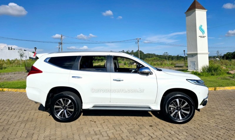 PAJERO SPORT 2.4 HPE-S 4X4 DIESEL 4P AUTOMÁTICO - 2020 - LAJEADO