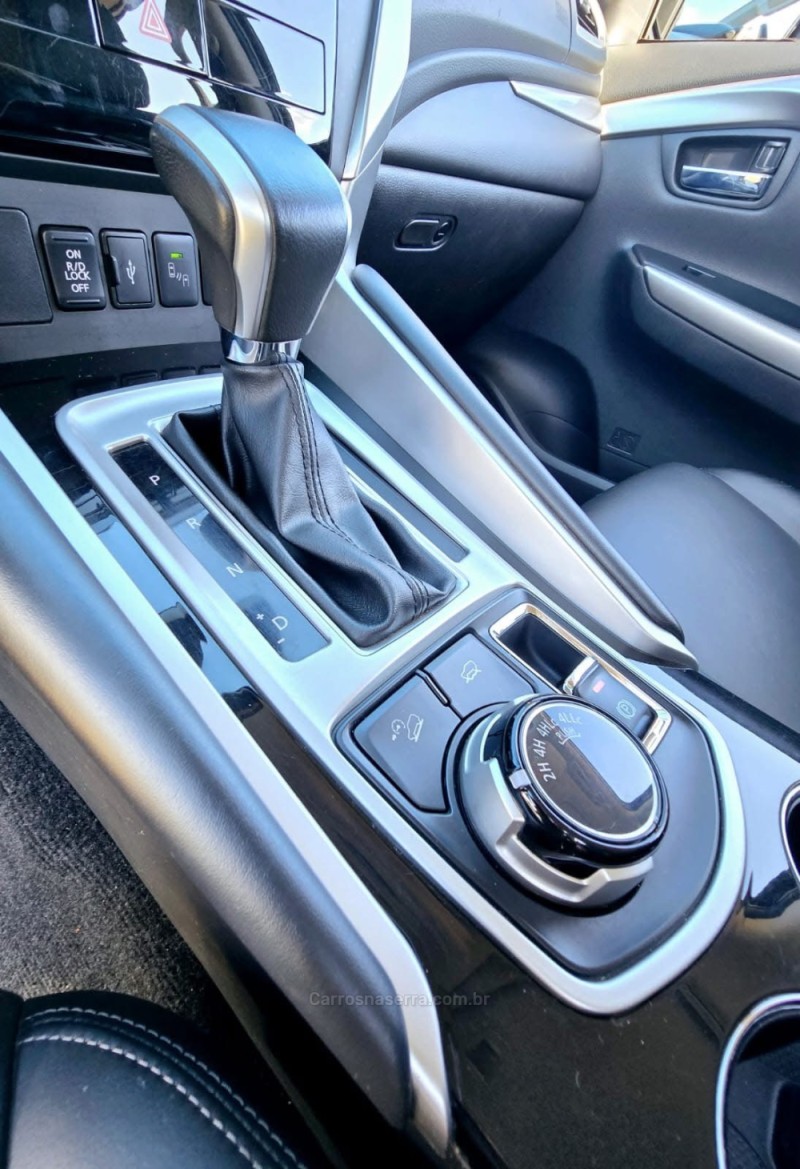 PAJERO SPORT 2.4 HPE-S 4X4 DIESEL 4P AUTOMÁTICO - 2020 - LAJEADO