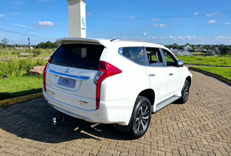PAJERO SPORT 2.4 HPE-S 4X4 DIESEL 4P AUTOMÁTICO - 2020 - LAJEADO