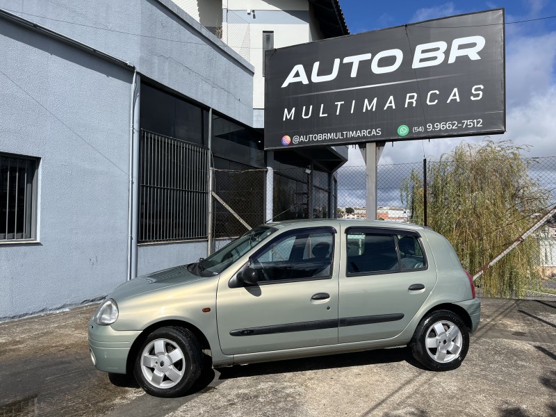 CLIO 1.0 PRIVILÉGE 16V GASOLINA 4P MANUAL - 2002 - CAXIAS DO SUL