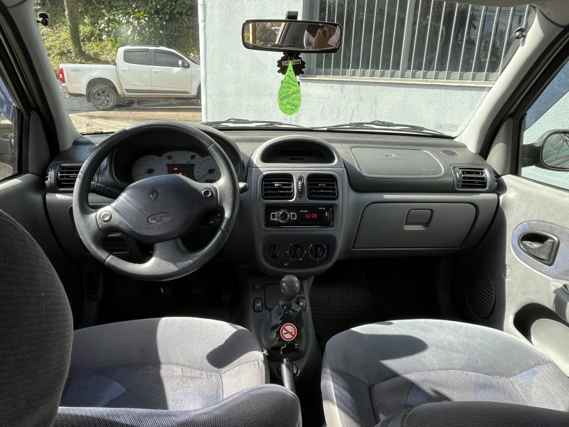 CLIO 1.0 PRIVILÉGE 16V GASOLINA 4P MANUAL - 2002 - CAXIAS DO SUL
