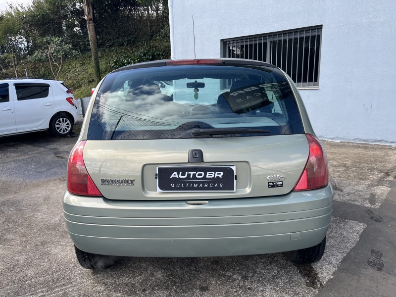 CLIO 1.0 PRIVILÉGE 16V GASOLINA 4P MANUAL - 2002 - CAXIAS DO SUL