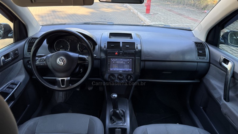 POLO SEDAN 1.6 MI COMFORTLINE 8V FLEX 4P MANUAL - 2009 - GUAPORé