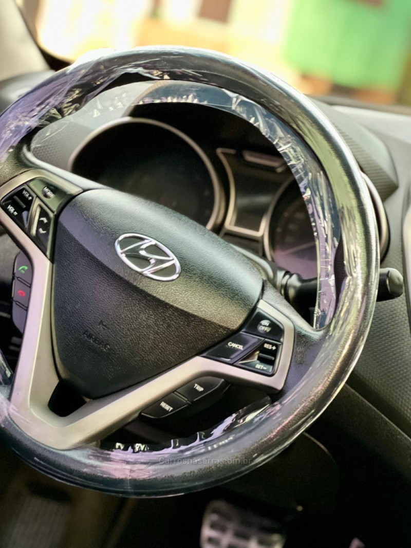 VELOSTER 1.6 16V GASOLINA 3P AUTOMÁTICO - 2013 - PAROBé