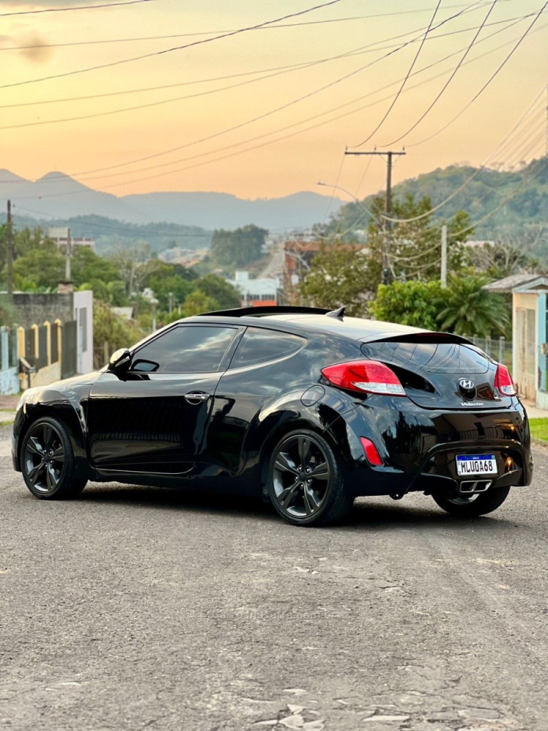 VELOSTER 1.6 16V GASOLINA 3P AUTOMÁTICO - 2013 - PAROBé
