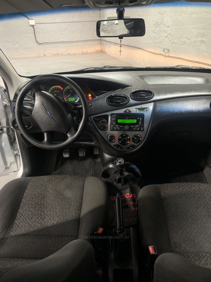 FOCUS 1.6 8V FLEX 4P MANUAL - 2009 - FARROUPILHA