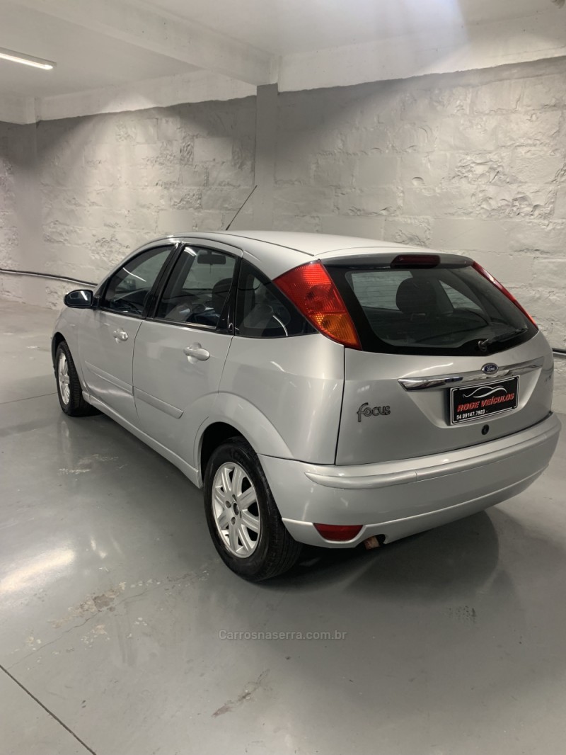 FOCUS 1.6 8V FLEX 4P MANUAL - 2009 - FARROUPILHA