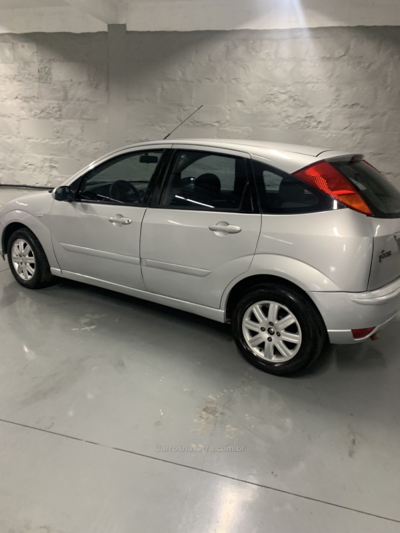 FOCUS 1.6 8V FLEX 4P MANUAL - 2009 - FARROUPILHA