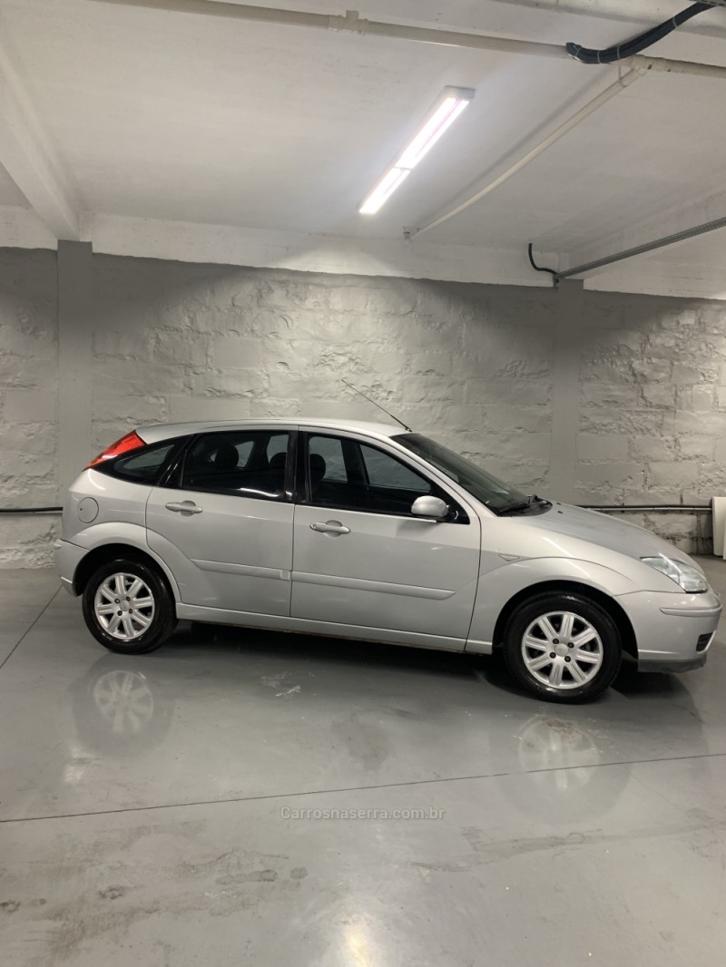 FOCUS 1.6 8V FLEX 4P MANUAL - 2009 - FARROUPILHA