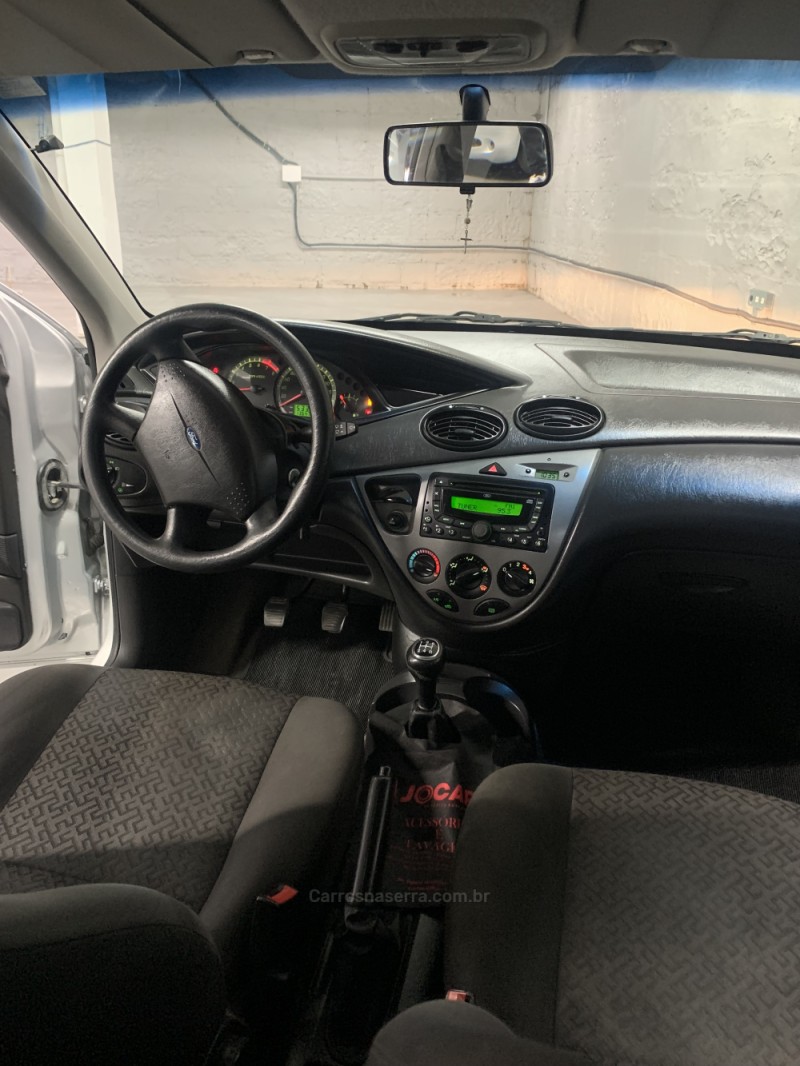 FOCUS 1.6 8V FLEX 4P MANUAL - 2009 - FARROUPILHA