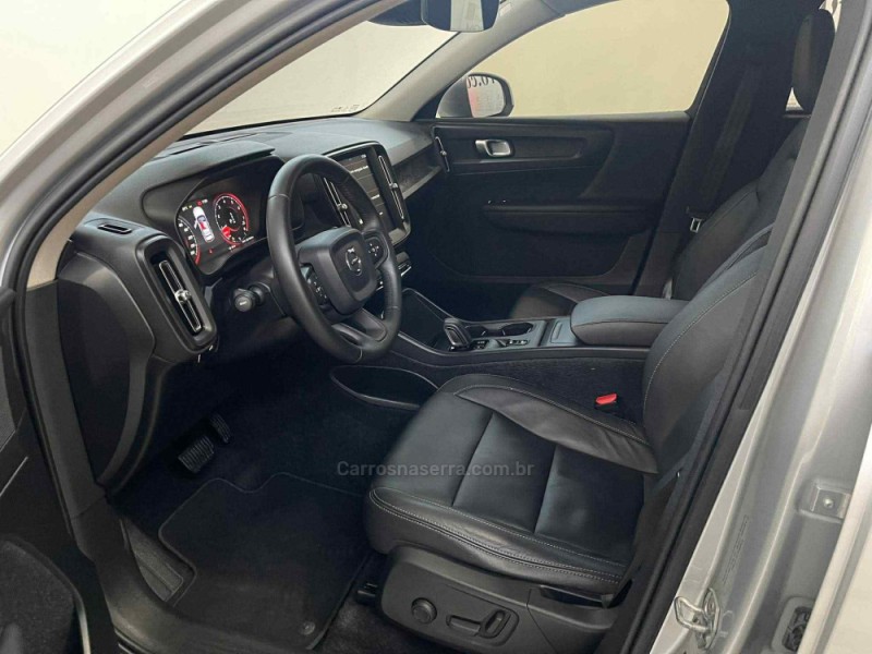XC 40 2.0 T4 GASOLINA MOMENTUM 190CV FWD  - 2019 - PORTO ALEGRE