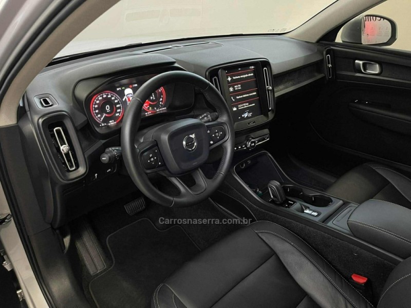 XC 40 2.0 T4 GASOLINA MOMENTUM 190CV FWD  - 2019 - PORTO ALEGRE