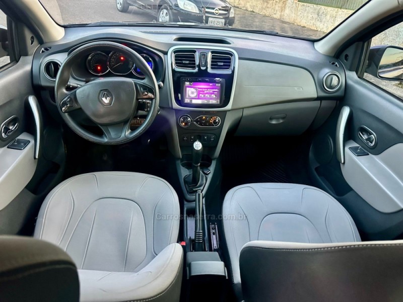 LOGAN 1.6 DYNAMIQUE 8V FLEX 4P MANUAL - 2014 - PAROBé