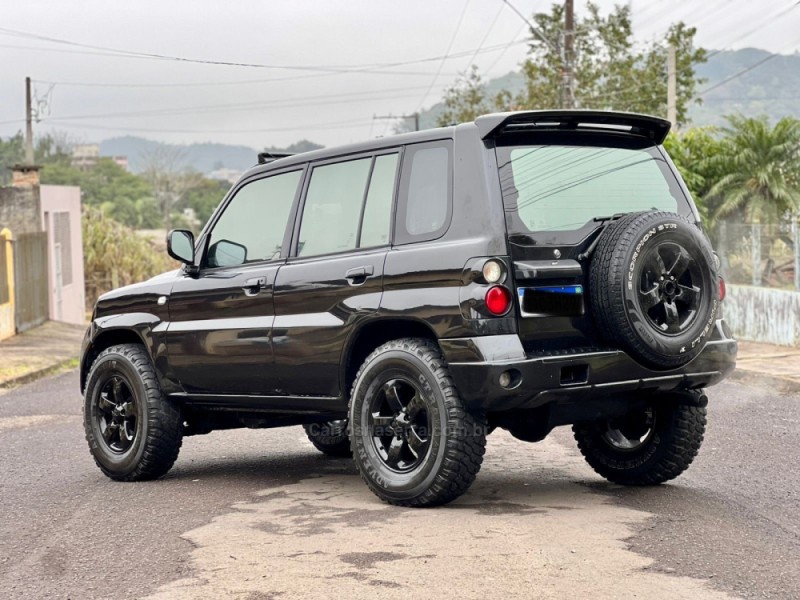 PAJERO TR4 2.0 4X4 16V 131CV GASOLINA 4P MANUAL - 2008 - PAROBé
