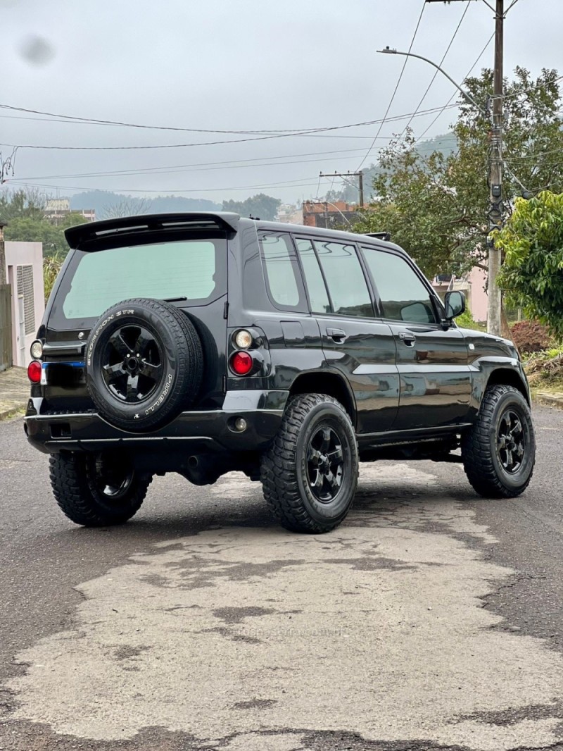 PAJERO TR4 2.0 4X4 16V 131CV GASOLINA 4P MANUAL - 2008 - PAROBé