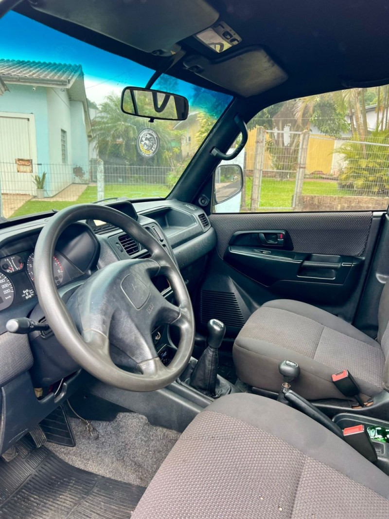 PAJERO TR4 2.0 4X4 16V 131CV GASOLINA 4P MANUAL - 2008 - PAROBé