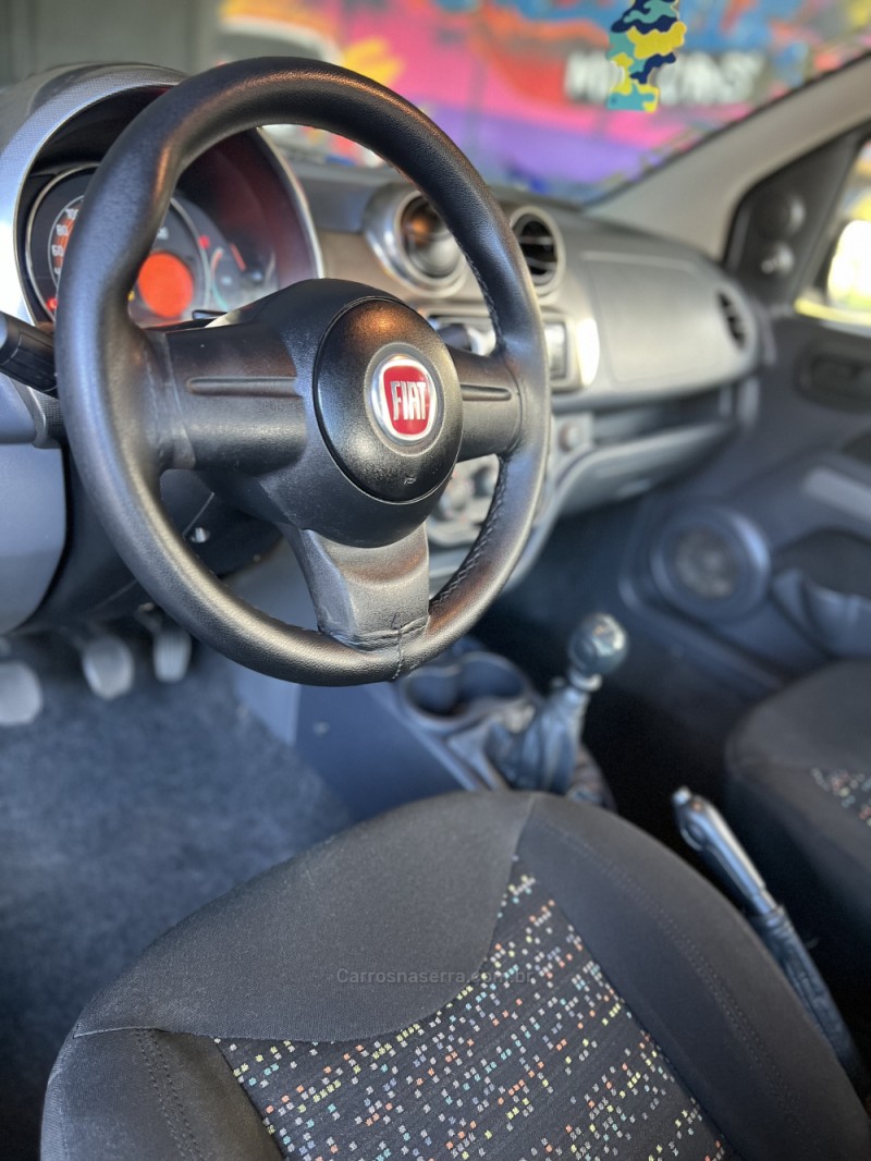 UNO 1.0 VIVACE 8V FLEX 4P MANUAL - 2013 - PAROBé