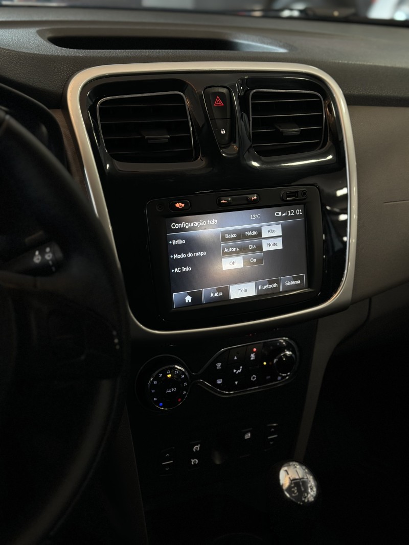 LOGAN 1.6 DYNAMIQUE 8V FLEX 4P MANUAL - 2015 - CAXIAS DO SUL