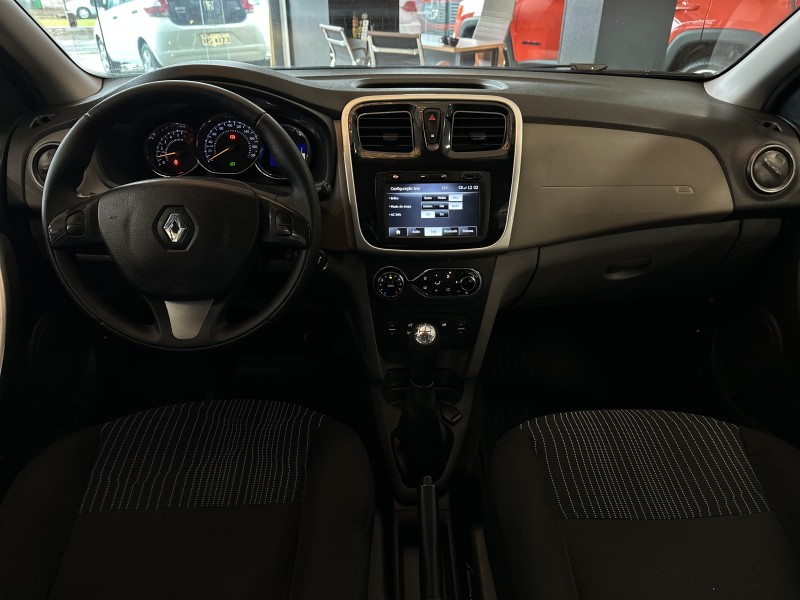 LOGAN 1.6 DYNAMIQUE 8V FLEX 4P MANUAL - 2015 - CAXIAS DO SUL