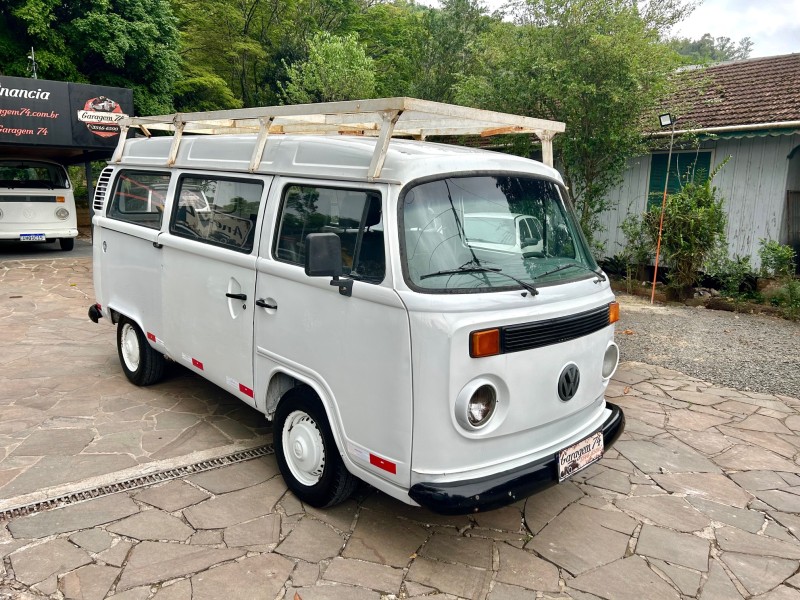 KOMBI 1.6 MI STD ESCOLAR 8V GASOLINA 3P MANUAL - 2004 - TRêS COROAS