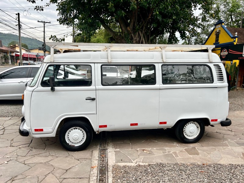 kombi 1.6 mi std escolar 8v gasolina 3p manual 2004 tres coroas