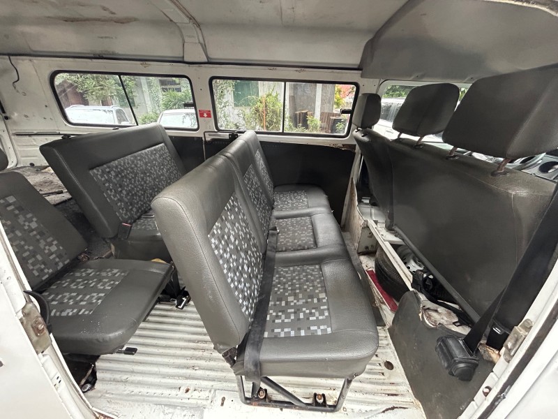 KOMBI 1.6 MI STD ESCOLAR 8V GASOLINA 3P MANUAL - 2004 - TRêS COROAS
