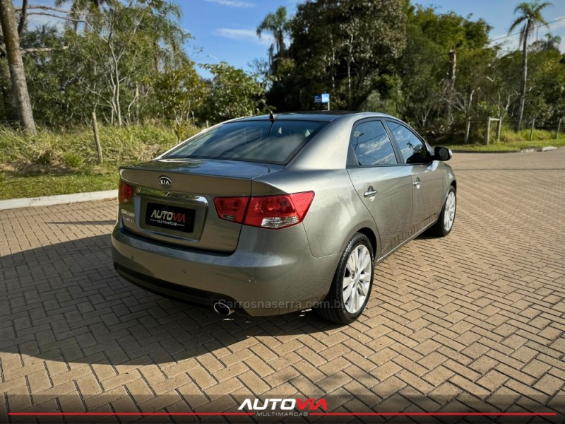 CERATO 1.6 SX3 16V GASOLINA 4P AUTOMÁTICO - 2013 - SAPIRANGA