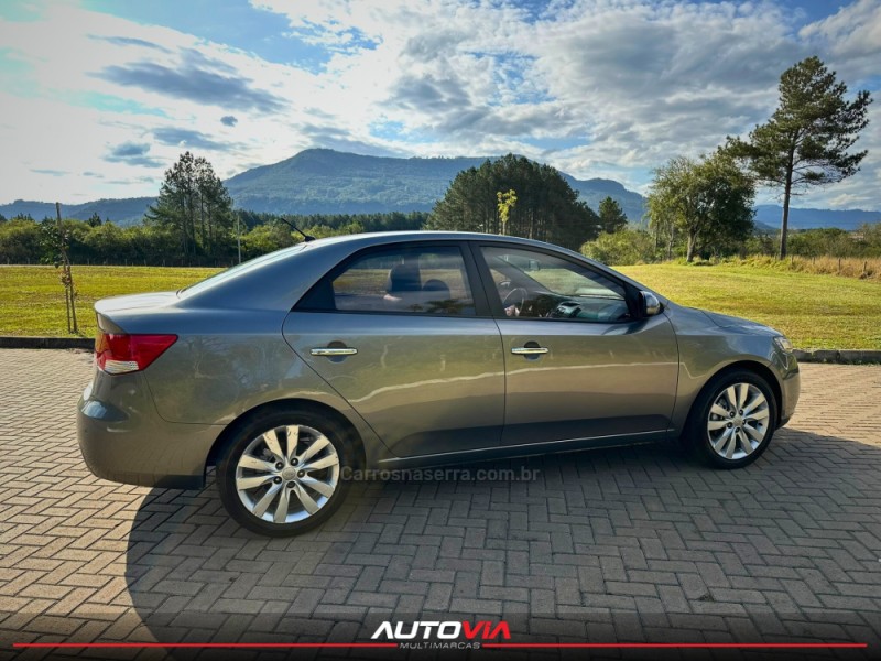 CERATO 1.6 SX3 16V GASOLINA 4P AUTOMÁTICO - 2013 - SAPIRANGA