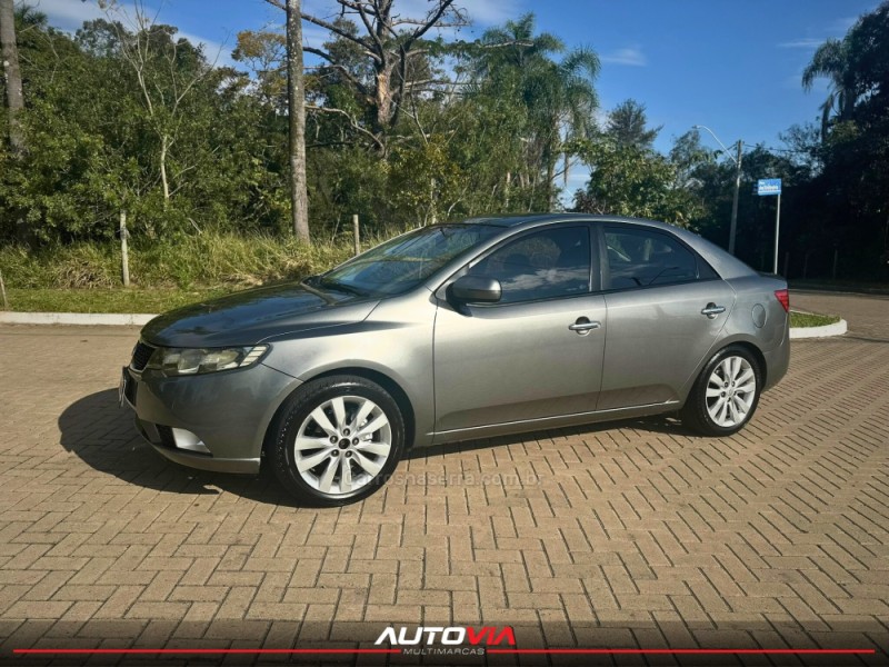 CERATO 1.6 SX3 16V GASOLINA 4P AUTOMÁTICO - 2013 - SAPIRANGA