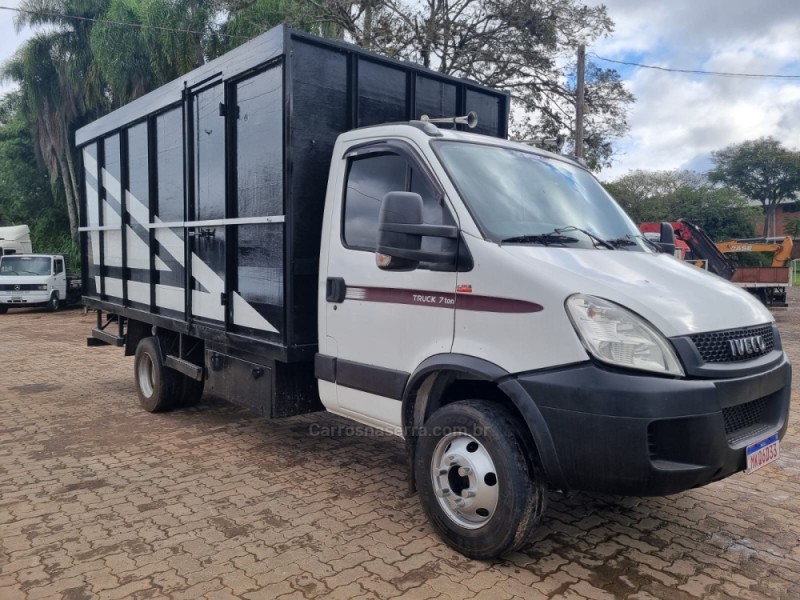 DAILY TRUCK 70C17 - 2013 - PORTãO