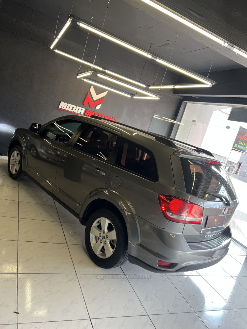 FREEMONT 2.4 EMOTION 16V GASOLINA 4P AUTOMÁTICO - 2013 - CAXIAS DO SUL