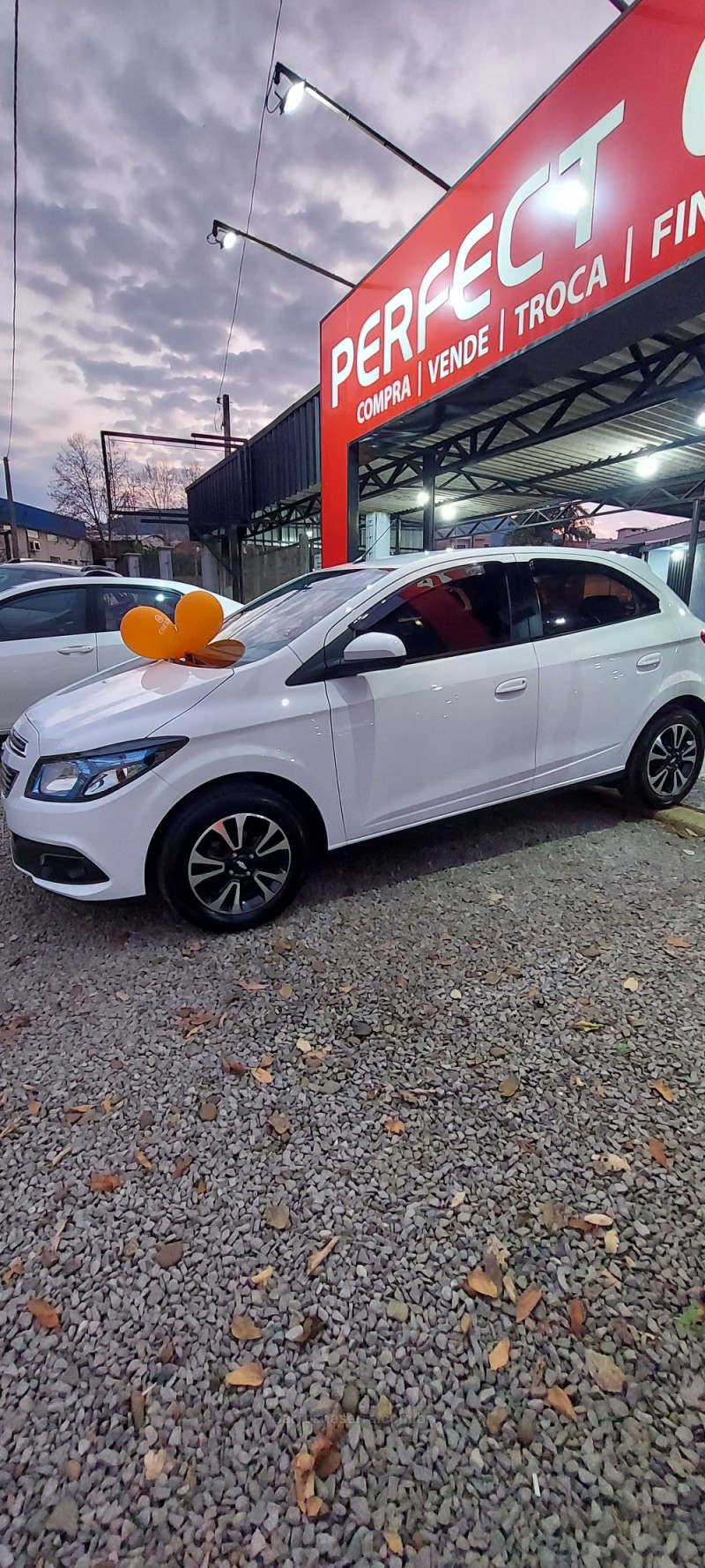ONIX 1.4 MPFI LTZ 8V FLEX 4P MANUAL - 2013 - BOM PRINCíPIO