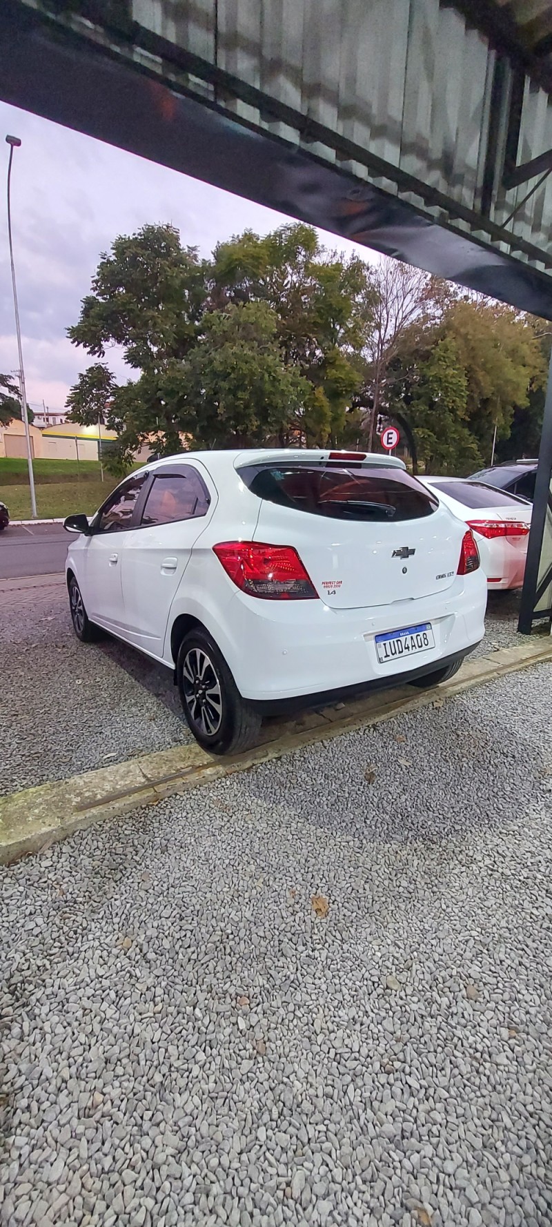 ONIX 1.4 MPFI LTZ 8V FLEX 4P MANUAL - 2013 - BOM PRINCíPIO