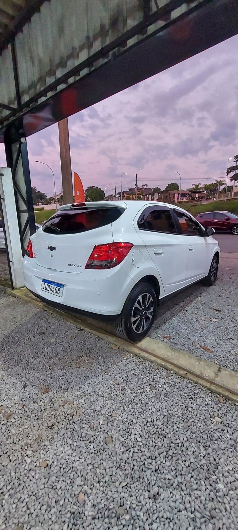 ONIX 1.4 MPFI LTZ 8V FLEX 4P MANUAL - 2013 - BOM PRINCíPIO