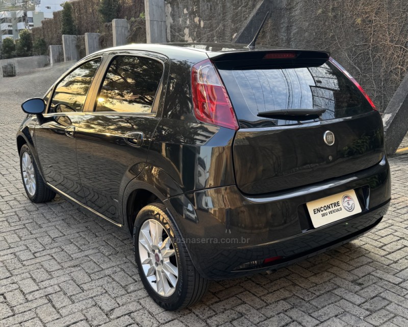 PUNTO 1.4 ATTRACTIVE ITALIA 8V FLEX 4P MANUAL - 2012 - TAQUARA