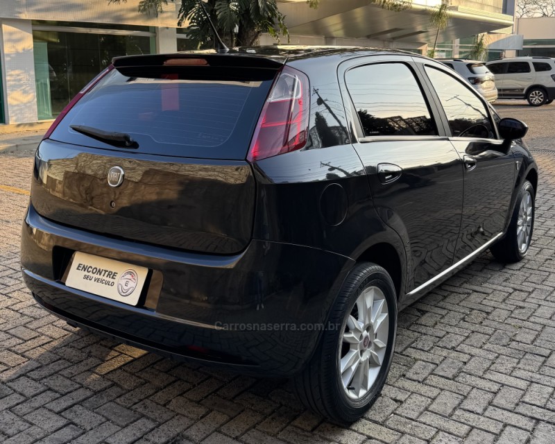 PUNTO 1.4 ATTRACTIVE ITALIA 8V FLEX 4P MANUAL - 2012 - TAQUARA